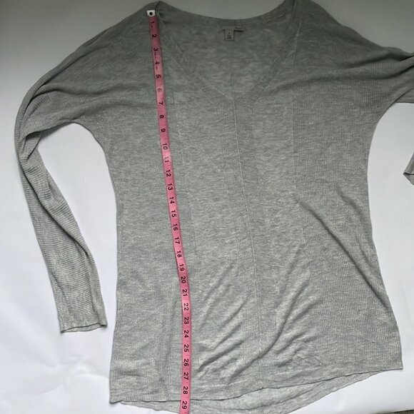 Halogen Oversized Lightweight V Neck Gray Sweater Size Medium - Picture 15 of 15